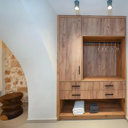 Bow Ground Floor Luxury Apt-in Chania Old Town! *