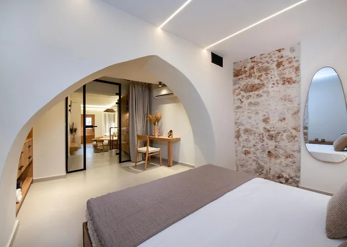 Bow Ground Floor Luxury Apt-in Chania Old Town! Διαμέρισμα *